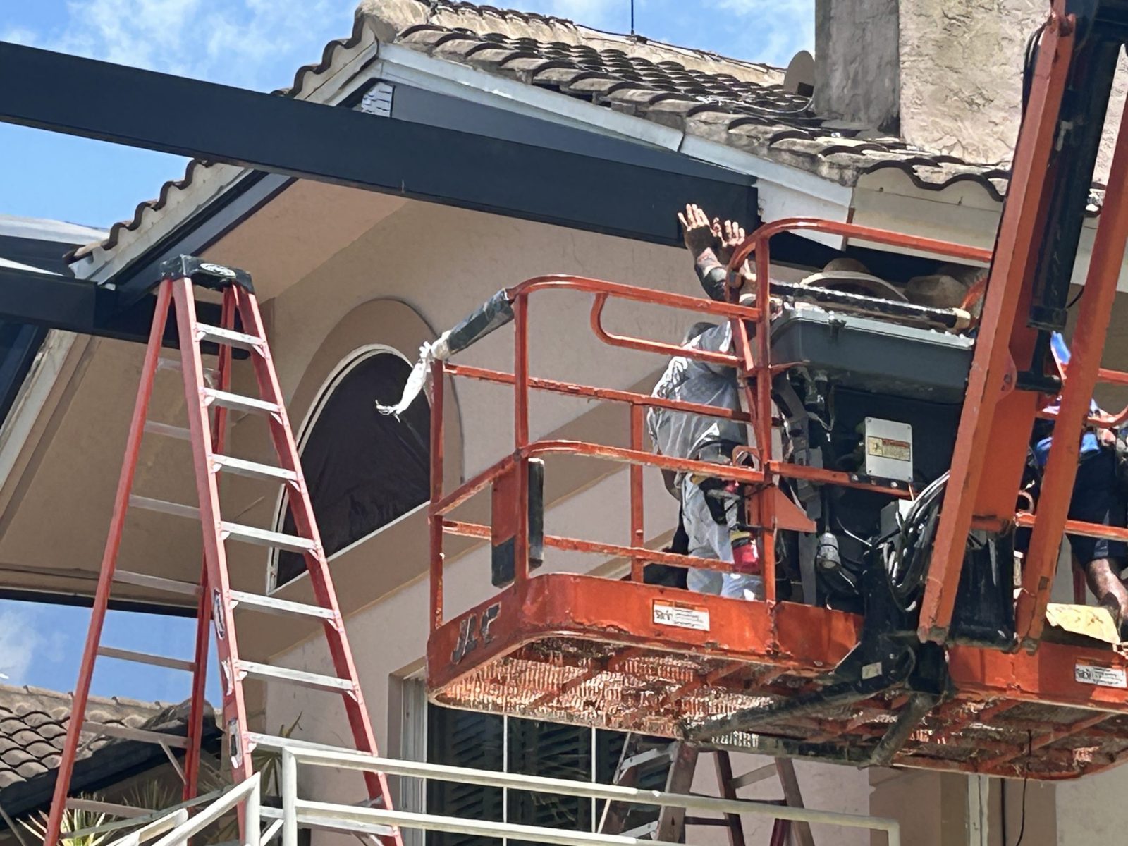 construction of an aluminum frame